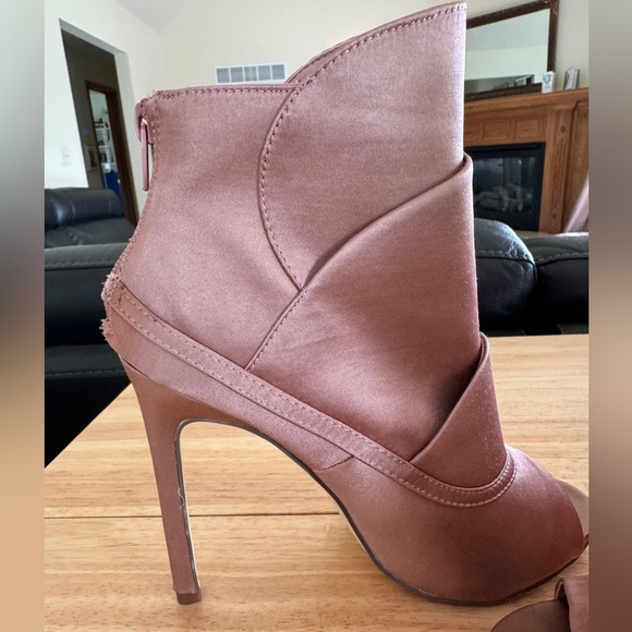 Shoedazzle Women’s Size 7.5 JOJO dusty pink Open Toe Booties w/ 4 inch heels - Picture 4 of 11